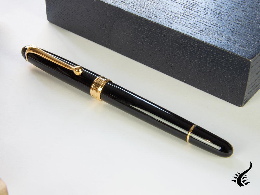 Aurora 88 Small Fountain Pen, Resin, Gold plated, 810