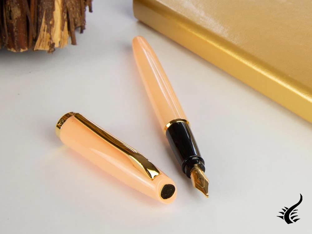 Aurora Style Fountain Pen, Gold trim, E12QR