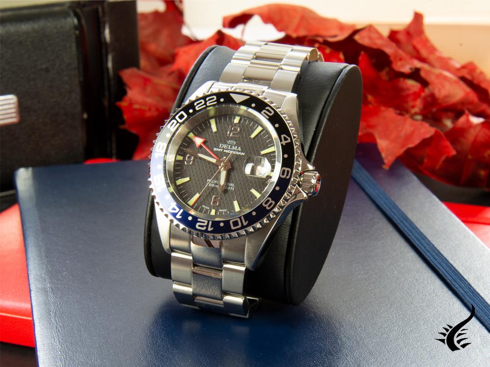 Delma Diver Santiago GMT Quartz Watch, Black, 43 mm, 20 atm, 41701.648.6.034