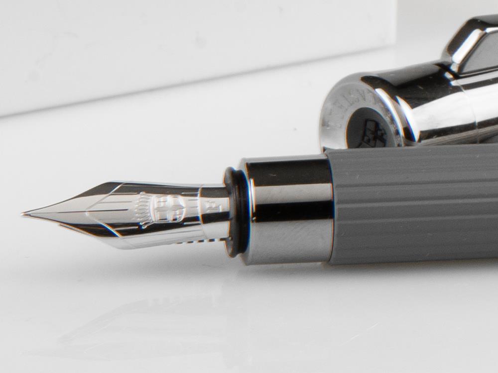 Graf von Faber-Castell Tamitio Stone Grey Stylo plume, laque, 141780