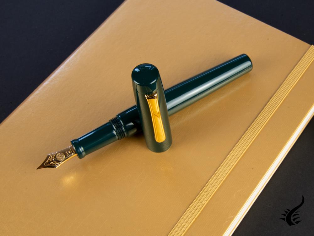 Nakaya Neo-Standard Fountain Pen, Midori, Ebonite and Urushi, 14k Gold