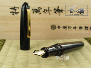 Nakaya Writer Fountain Pen, Kuro Tamenuri, Ebonite and Urushi lacquer