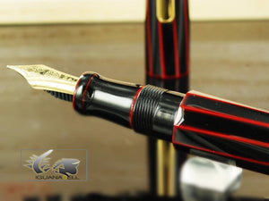 Nakaya Writer Fountain Pen, Kuro Tamenuri, Ebonite and Urushi lacquer