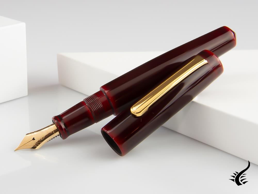 Nakaya Writer Piccolo Fountain Pen, Aka Tamenuri, Urushi lacquer