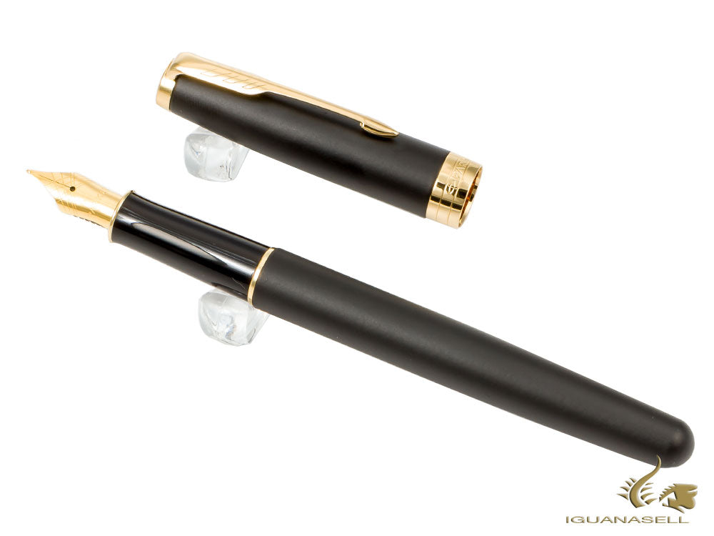 Parker Sonnet Fountain Pen, Lacquer, Gold Trim, Black, 1931517