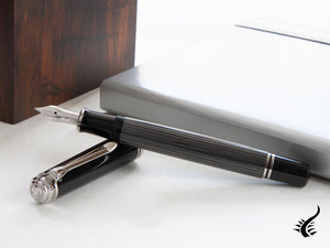 Pelikan Souverän M605 Stresemann Fountain Pen, Palladium trim, 813624