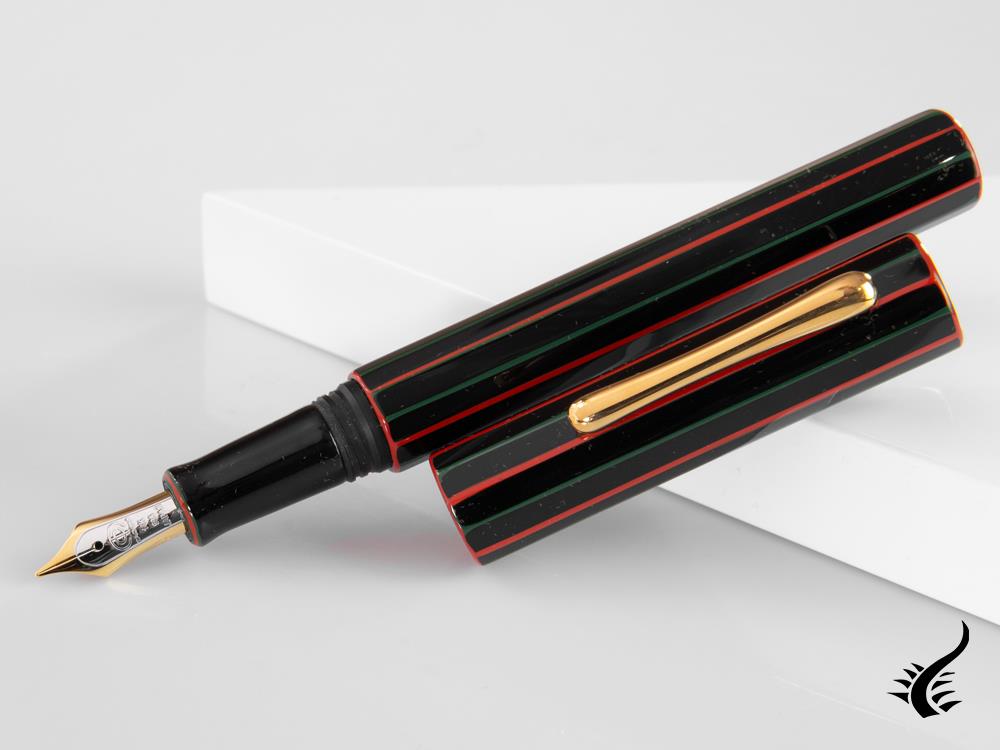 Taccia Kaku-Tate LE Kabuki Curtain Fountain Pen, Ebonite and Urushi