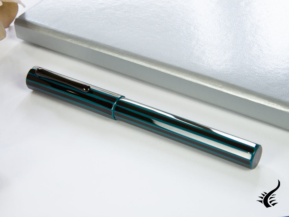 Taccia Kaku-Tate LE Wide Stripe Aquarium Fountain Pen, Urushi lacquer