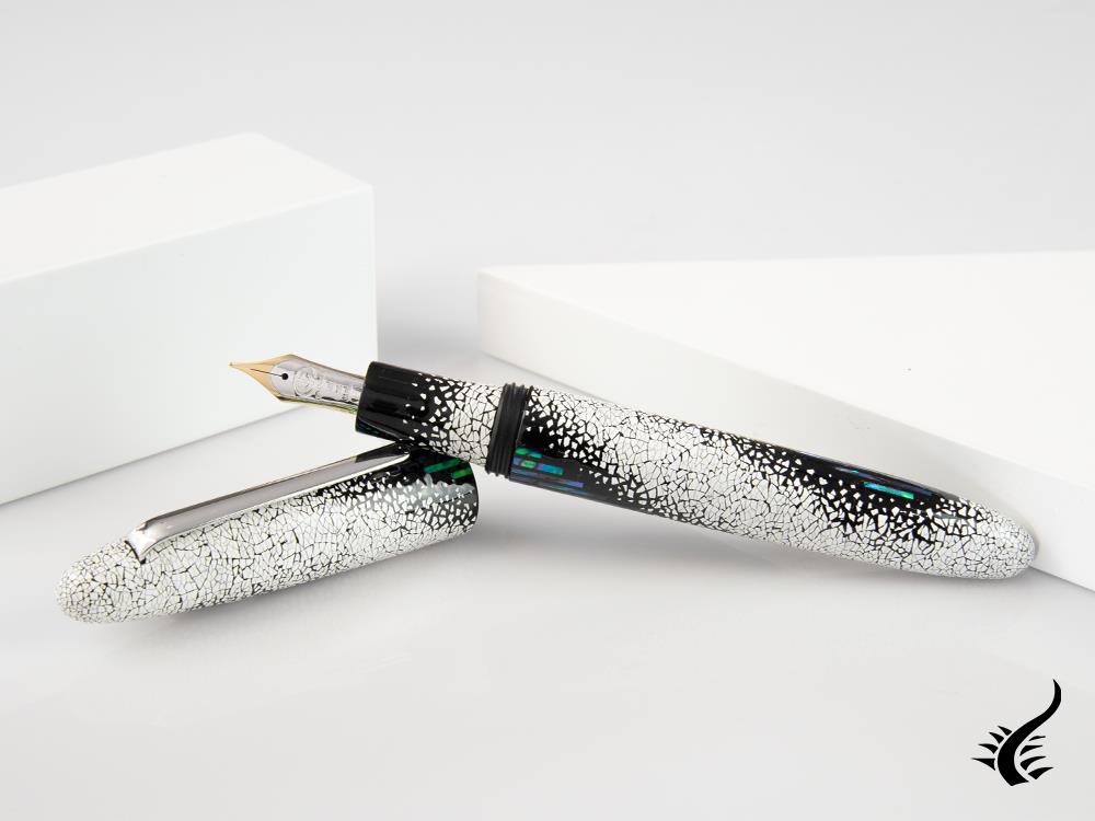 Taccia Miyabi Maki-e Winter's Breath Fountain Pen, Limited Edition
