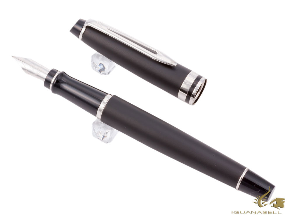 Waterman Expert Fountain Pen, Lacquer, Chrome trim, Matt Black